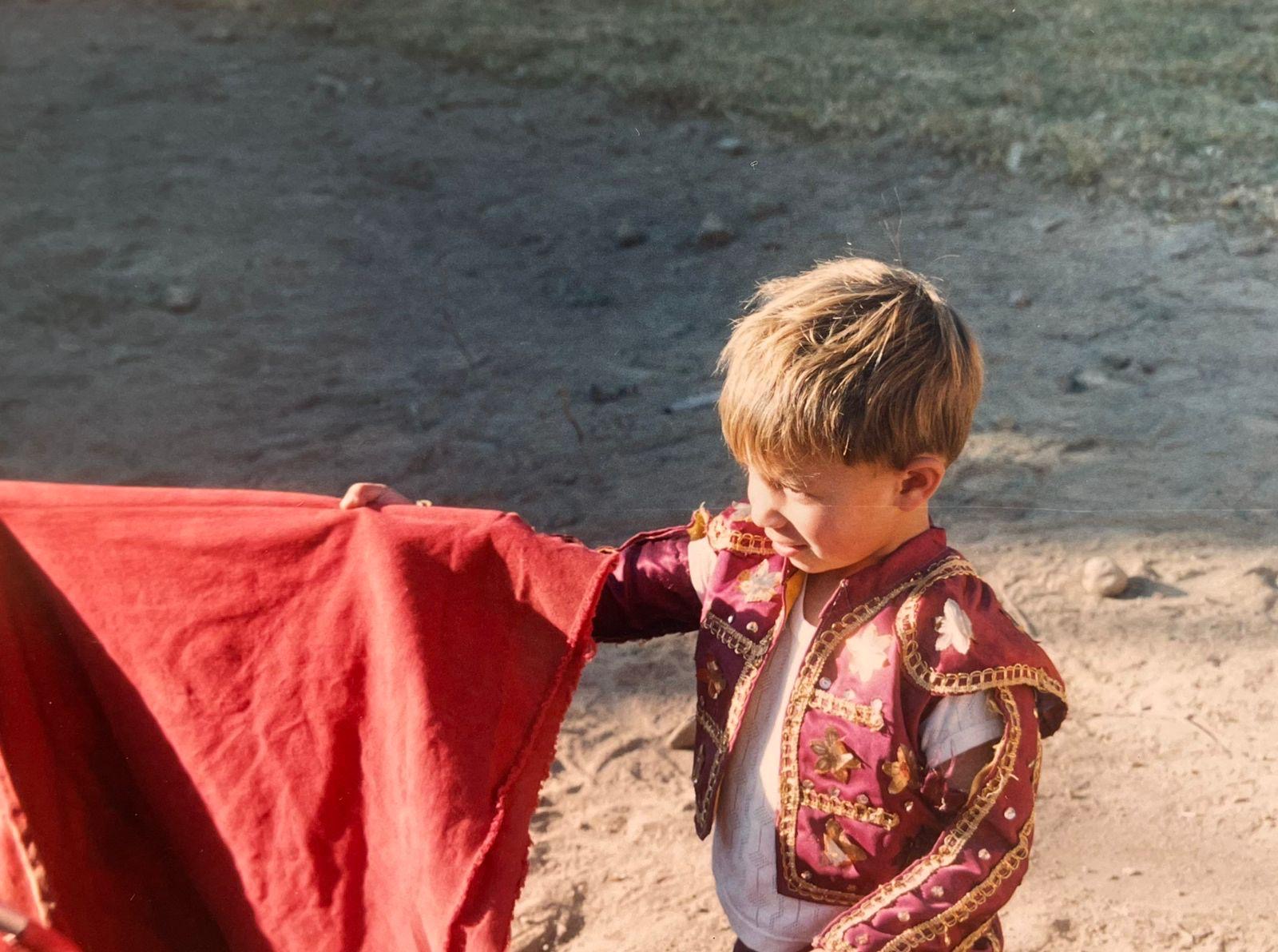 Bruno Aloi niño con muleta